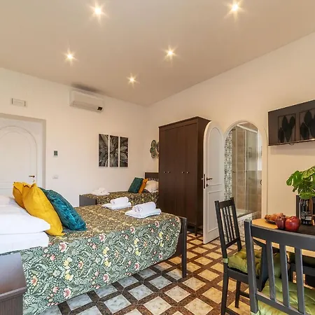 Domus Solis Trastevere * רומא